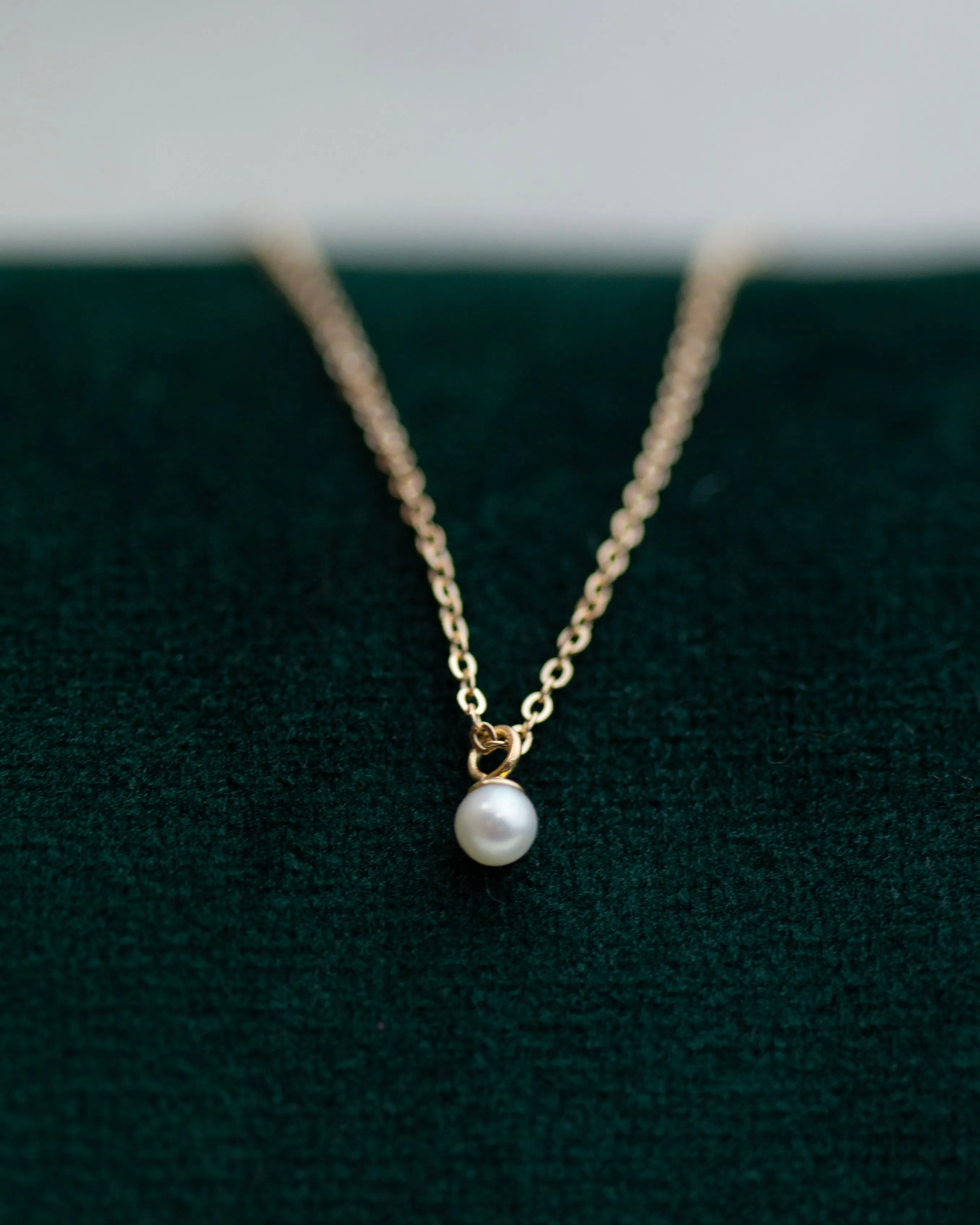 14k Mini Pearl Pendant Necklace