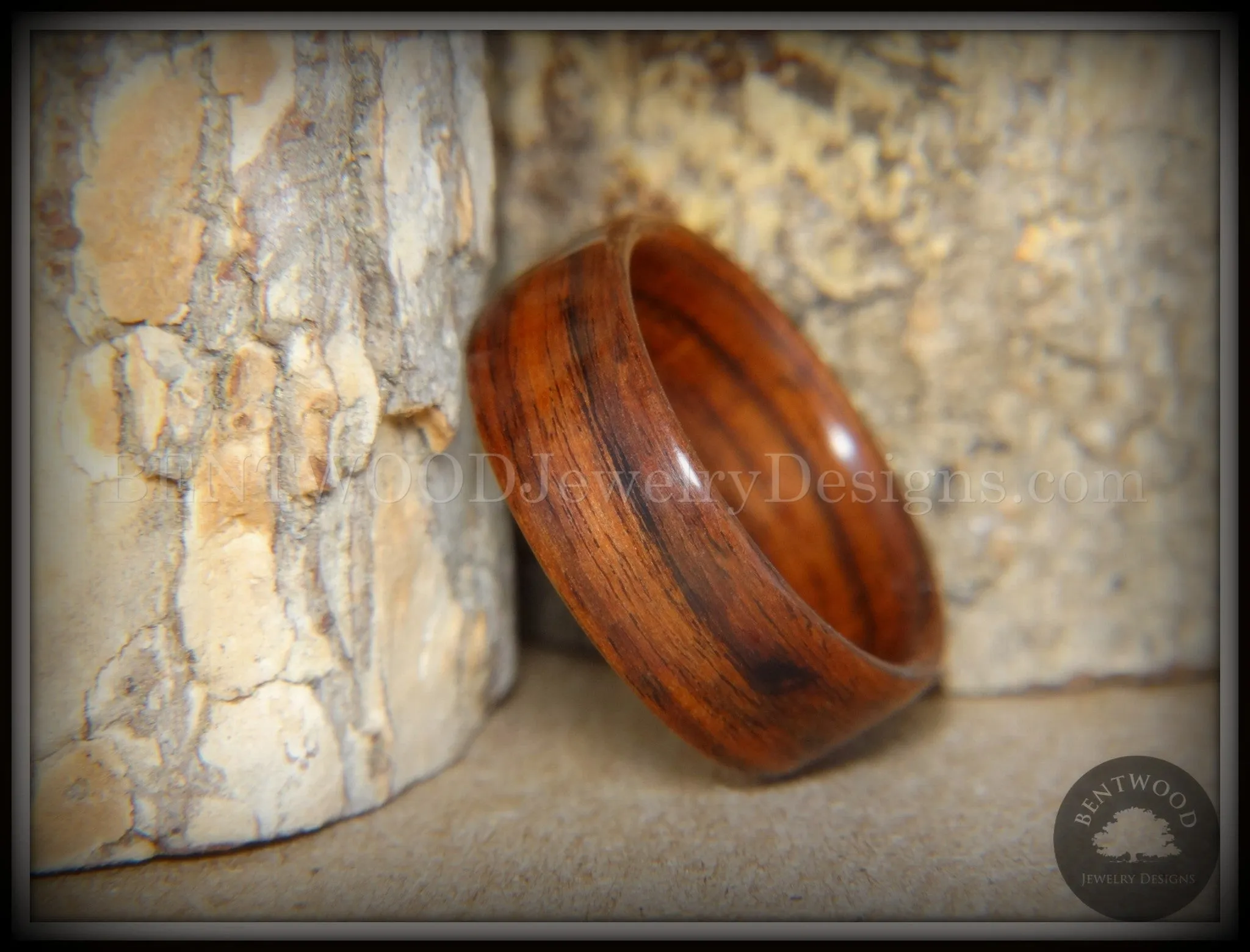 Bentwood Ring - Classic Rose S. American Rosewood Wood Ring