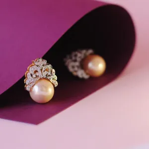 Diamond style earrings in pearls