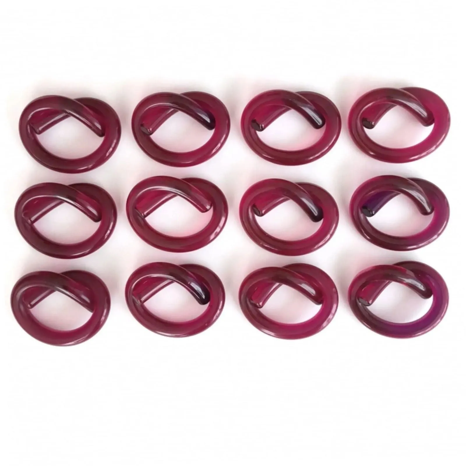 Dorothy Thorpe Mid-Century vintage Lucite pretzel napkin rings