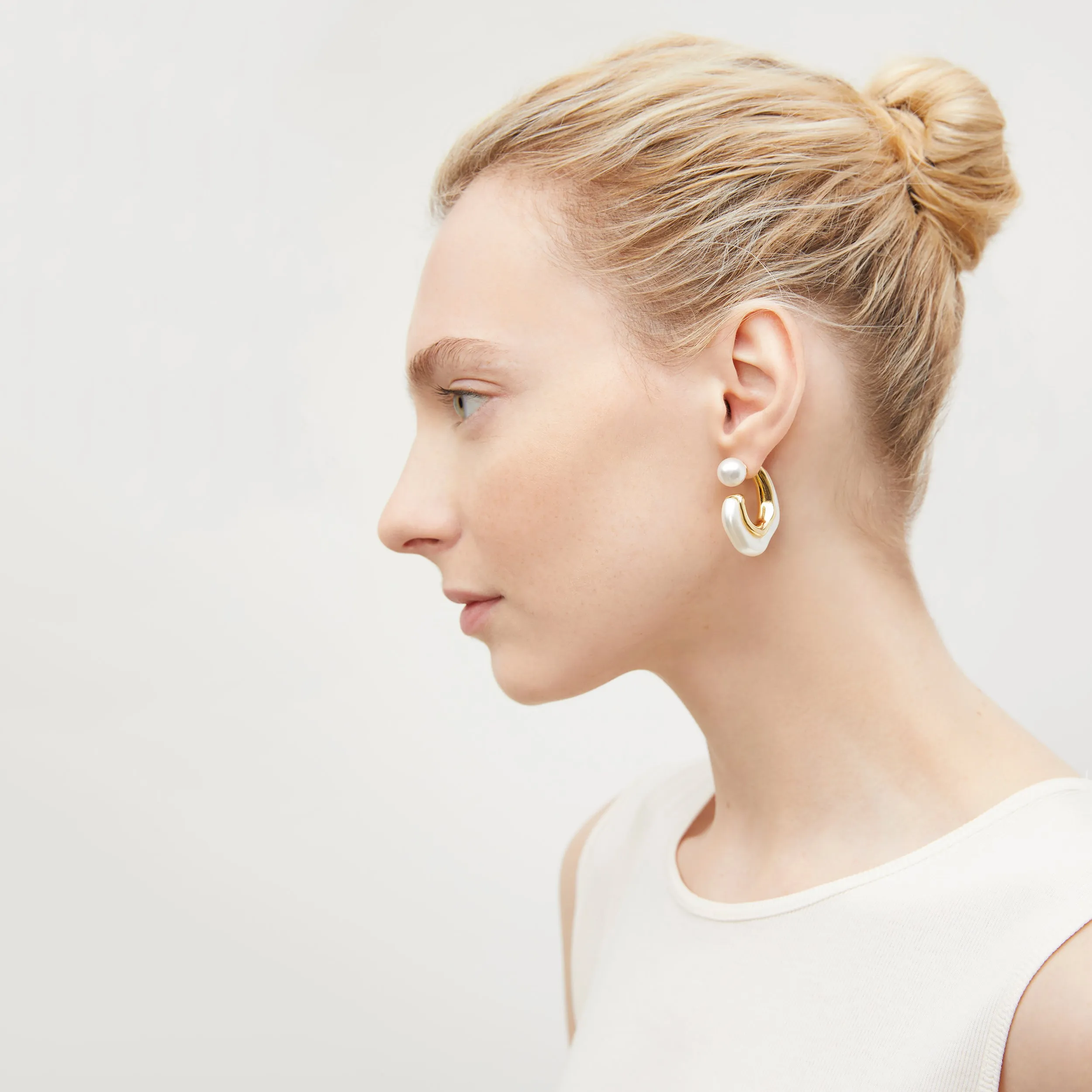 Etel Earrings :: Gold