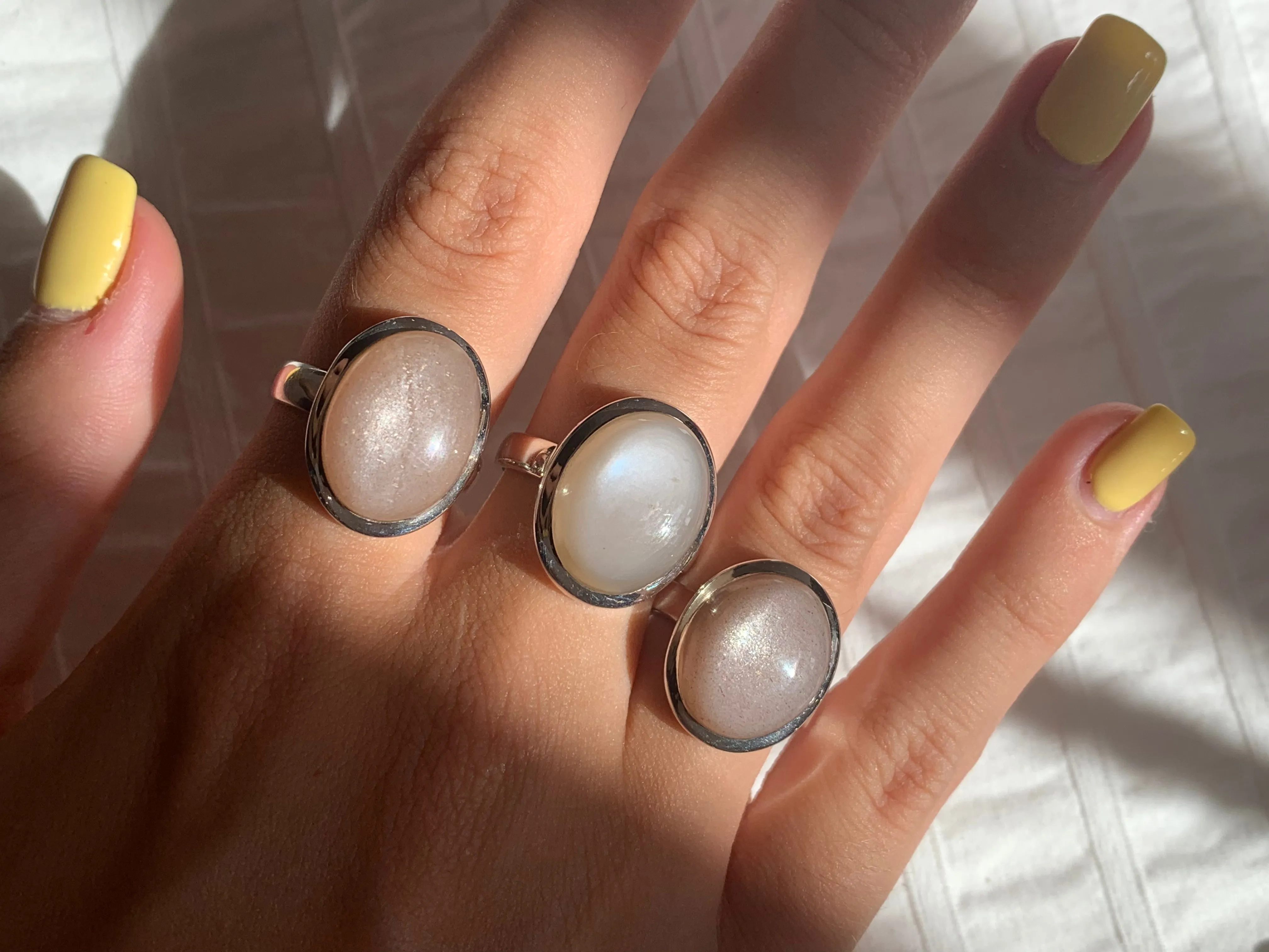 Peach Moonstone Naevia Ring - Oval Mix