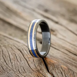 "HOLLIS" - LAPIS LAZULI & 14K YELLOW GOLD INLAYS WEDDING RING IN A HAMMERED FINISH - BLACK ZIRCONIUM (6MM) - SIZE 11 1/2