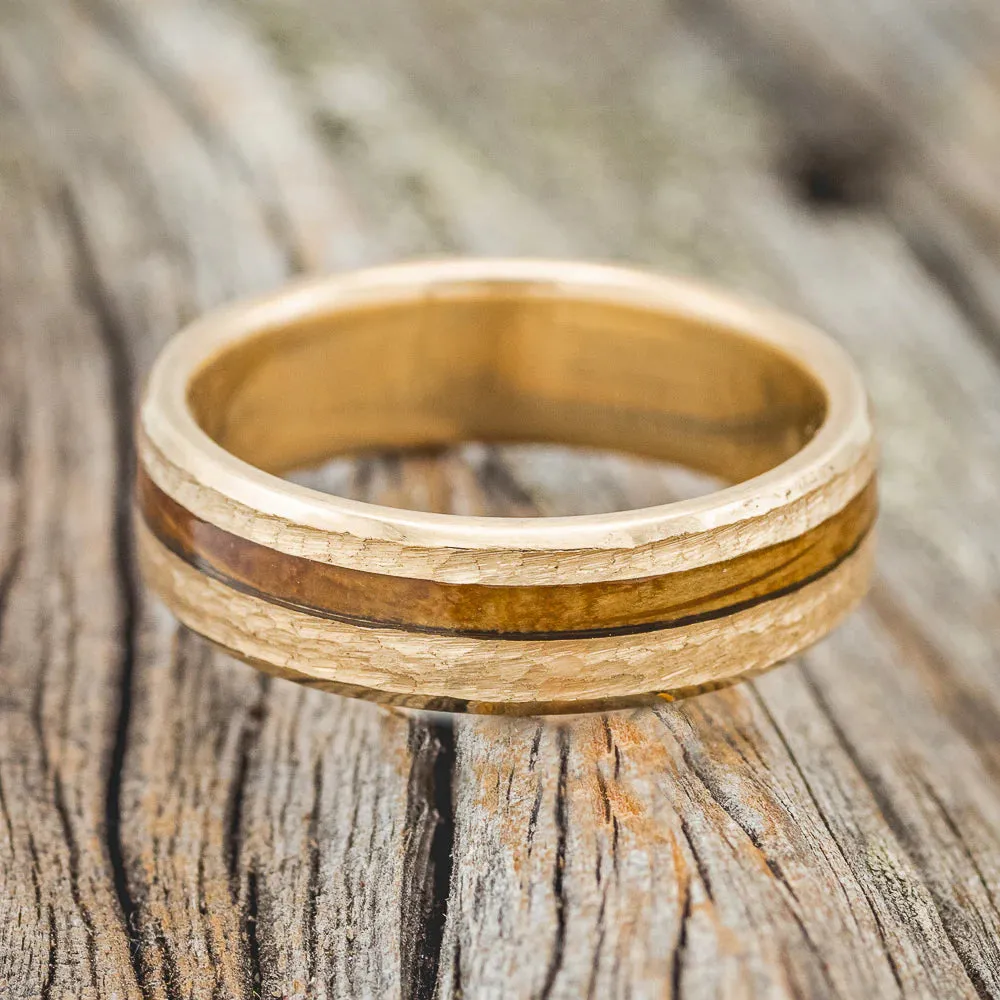 "VERTIGO" - WHISKEY BARREL OAK WEDDING RING WITH HAMMERED FINISH - 14K YELLOW GOLD (6MM) - SIZE 13