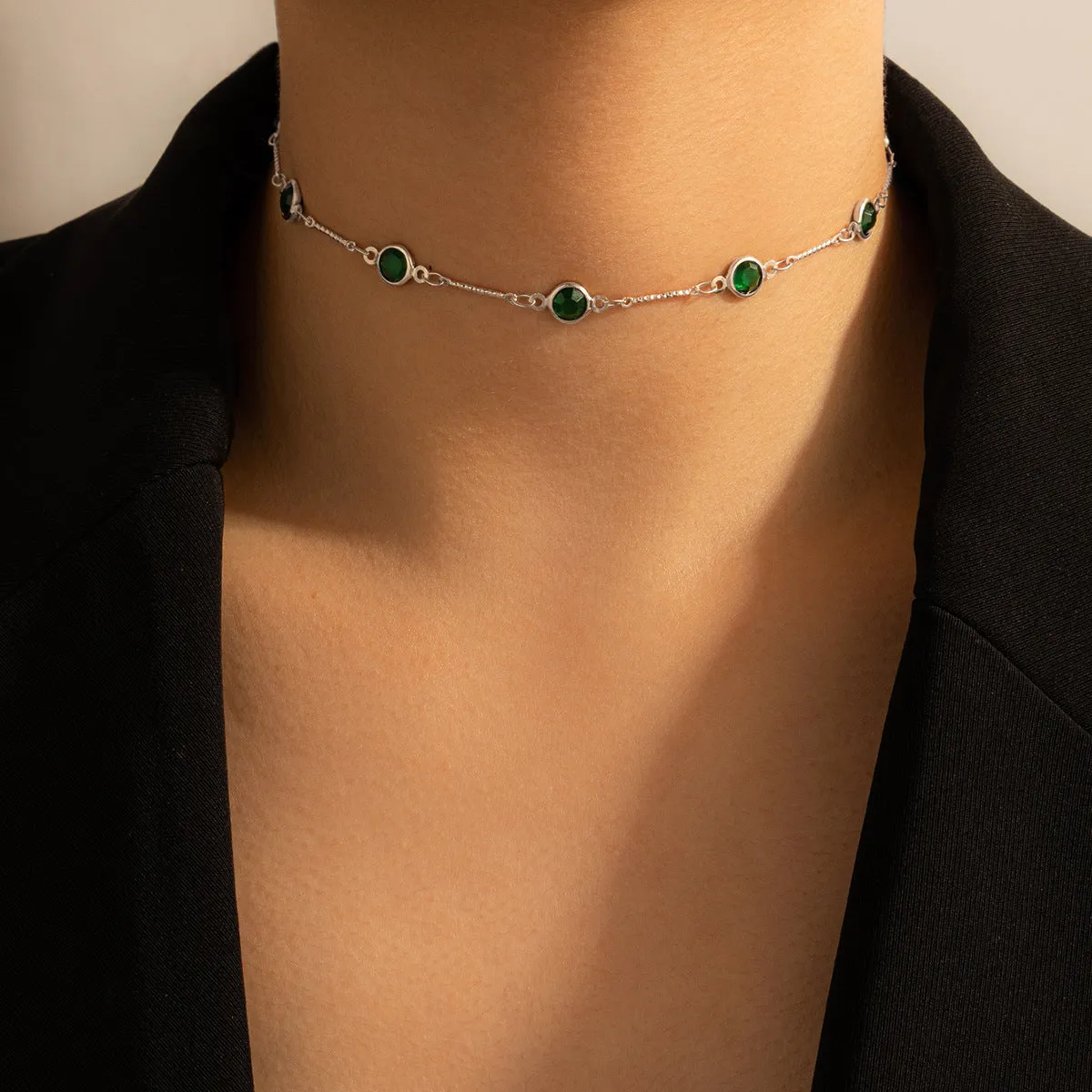 Simple Green Rhinestone Women's Short Single Layer Necklace