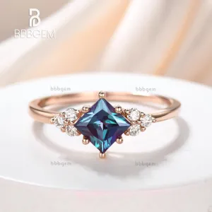 Unique 6mm Princess Cut Alexandrite Engagement Ring Moissanite Wedding Band